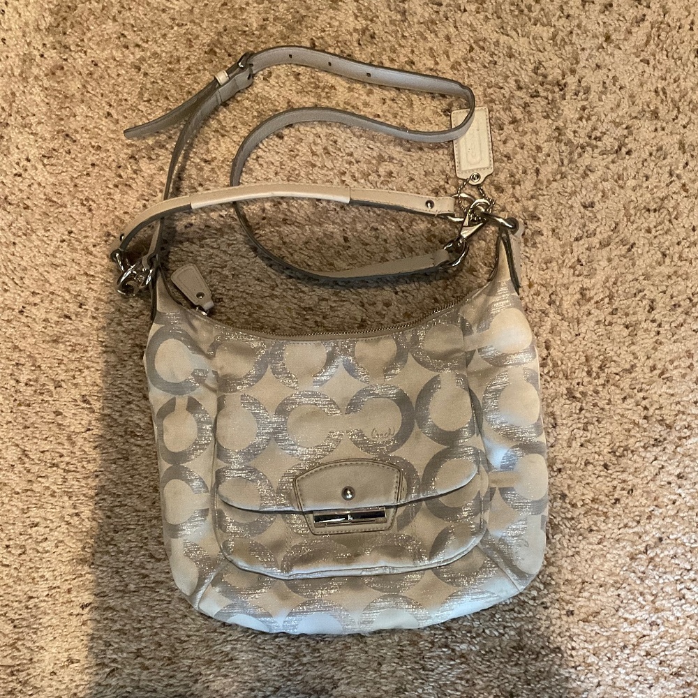 Original Coach Hobo bag in Signature fabric in Cream, soft